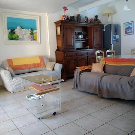 Holiday home Maison Sur La Presqu Ile De Giens *